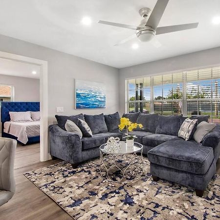 Modern Getaway Near The Beach With Room For A Boat West Palm Beach Exterior photo