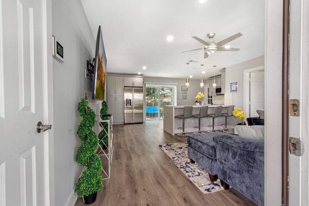 Modern Getaway Near The Beach With Room For A Boat West Palm Beach Exterior photo